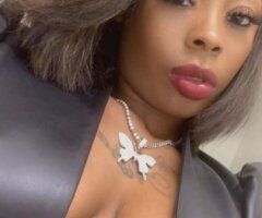 Seductive Flirty Female Escort in Chicago for Couples - Image 3