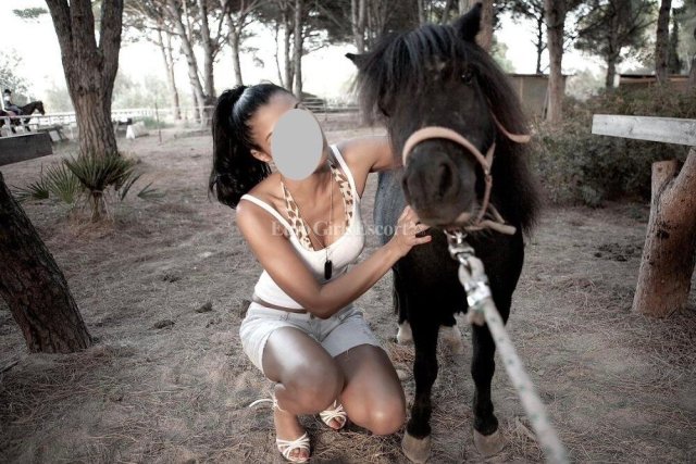 Flavinha (Female) — 35, Outcall in Proper Hotels (Florence, SC) - 1