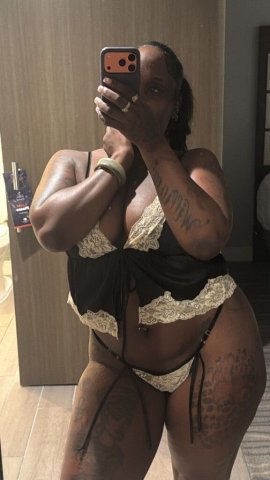 Las Vegas Female Escort — Outcalls Only, Facetime Verification - 1