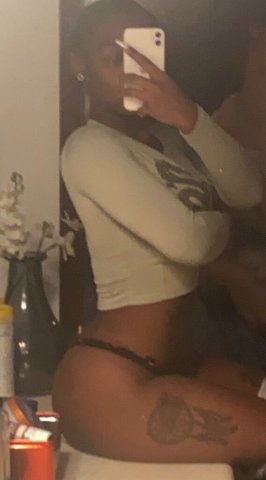 Fayetteville, Arkansas Female Escort — Orgy Party Tickets & Content - 1