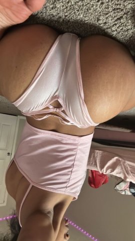 Tianna (18) — Funsize Female Escort in Milwaukee, WI for Toy Shows & Nuru Massages - 1