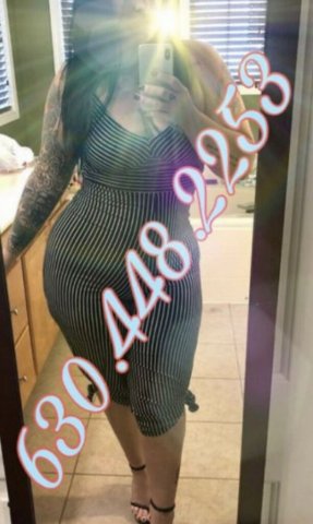 San Diego MILF Escort — 38DD Natural Curvy Pin-Up - 1