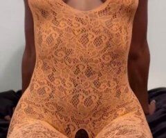 Las Vegas Female Escort — Curvy party sessions, massage, deep sensual - Image 4