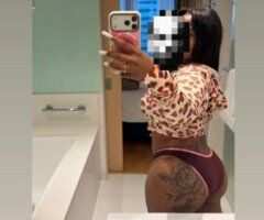 Chicago escorts - Chicago Female Escort — FaceTime Verification & Thick Build