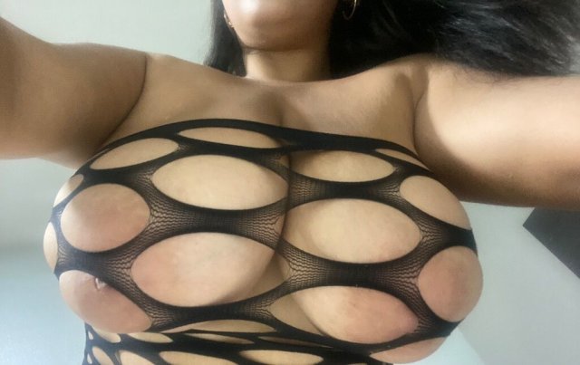 Incall Female Escort in Reno (DT) — Wells Ave, FT & Snapchat verifications - 1