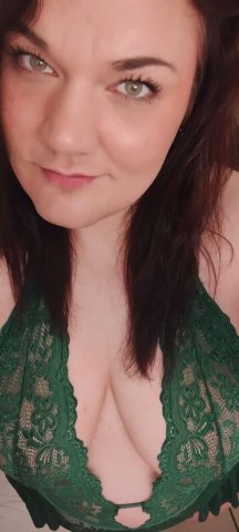 Bellingham WA Thick & Chill Woman — Play-Friendly Escort - 1
