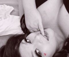 North Bay MILF Escort — 30 Min QV Special, 100 Roses - Image 4