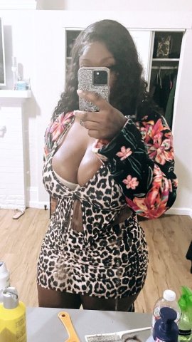 Redding Bombshell Female Escort — Curvy, Natural Look - 1
