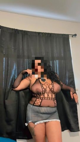 Chica latina en lencería y tacones — baile exótico y fetiche - 1