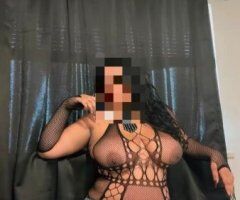Denver escorts - Chica latina en lencería y tacones — baile exótico y fetiche