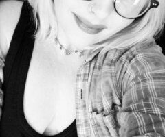 Sadie, Petite Blonde Geeky Girl-Next-Door — Intimate Massage & Girlfriend Experience - Image 7