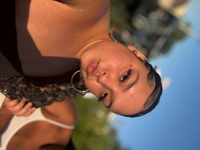 Rockford IL Independent Latina Escort — Massages & Fetishes, No Deposit, In Car - 1