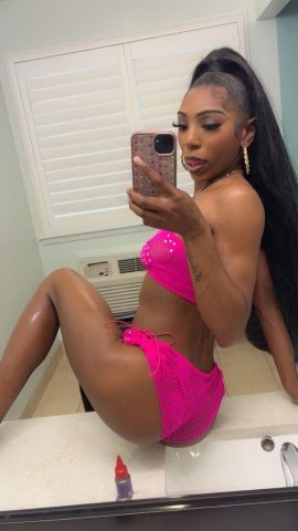 Ebony Petite Escort — Incall & Selective Outcall (1–2 Hours) - 1