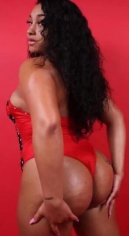 Female Escort in Racine, WI — No-law boundary, no trades - 1