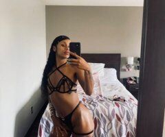 Petite discreet escort in Chicago—sexy, fun, upscale play - Image 2