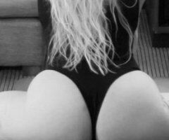 Bad blonde & beautiful escort — Milwaukee WI - Image 2