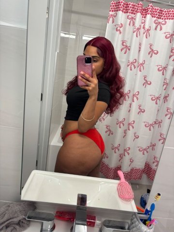 Curvy Latina Escort (25) in the Bronx, New York - 1
