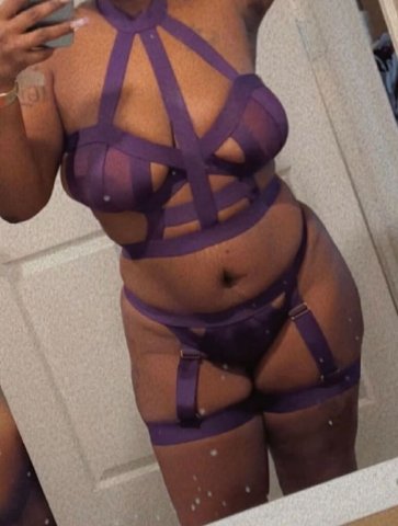 Odessa Private Escort — Petite Companion (Rough OK, 100 QV Special) - 1
