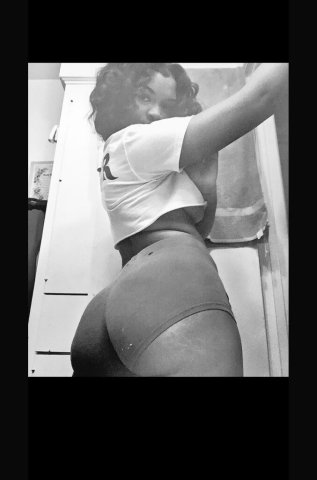 Jenny Gyal (25) — Petite Female Escort on Staten Island - 1