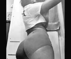 Staten Island escorts - Jenny Gyal (25) — Petite Female Escort on Staten Island