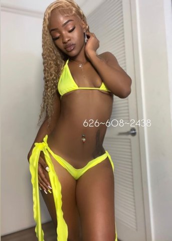 Tati — Fun-Sized Barbie Vibes Escort (Independent) - 1