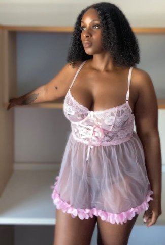 Bronx Female Escort — 5'3" (no stilettos) & 3-girl special - 1