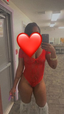 Pretty Face + Big Ass () — Incall (25) - 1