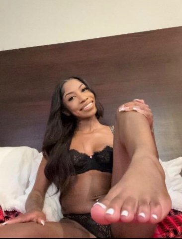 Palmdale Escort — Slim 5'3 Play Session (No Bare) - 1