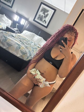Bridgeport CT Outcall Dates — Respectful Female Escort - 1
