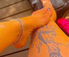 Greenville escorts - Greenville Room Hangout with Smart, Cute & Freaky Energy — 2-Girl Available 