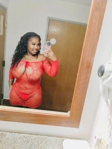 Milwaukee Female Escort — Incalls & Outcalls, multi-hour/overnights - 1