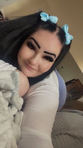 East Palmdale Incall Upscale Special Menu (65+) — Short Curvy Big-Butt Escort - 1