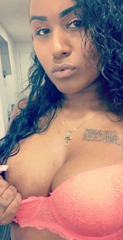 Fresno CA Female Escort — model-like figure & real photo bookings - 1