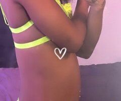 Exotic 18-Year-Old Female Escort — Cinnamon Style Outcall & Car Date (Los Angeles) - Image 4