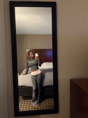 Mari in Green Bay — Seductive, Sweet Custom Content - 1