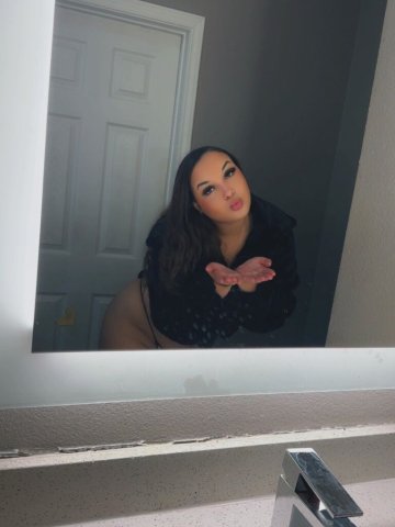 Petite Texas Cowgirl Escorts — Private Playful Turn-Up - 1