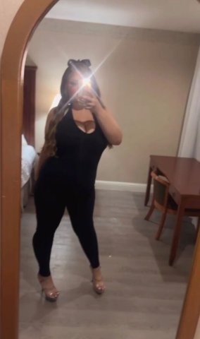 Sweet & classy outcalls—23, verified, fetish-friendly (no bare) - 1