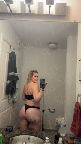 Casino Area bubbly brunette Lotus Skyy — discreet OnlyFans setup - 1