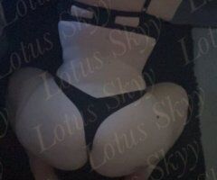 Casino Area bubbly brunette Lotus Skyy — discreet OnlyFans setup - Image 4