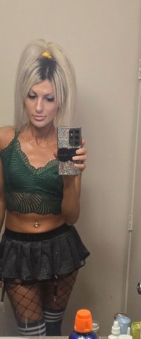 Seattle Incall & Outcall Escort — Incall HH $400, HR $500, Outcall HR $600 (1hr min) - 1