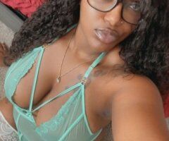 Lynnwood WA Female Escort — companionship & body massage - Image 2