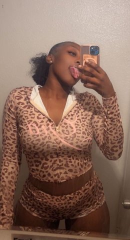 Jacksonville FL Female Escort — 5'7 Thick, Creamer & Backshot - 1