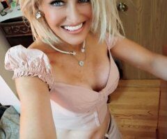 St. Louis escorts - Lori — St. Louis Female Escort