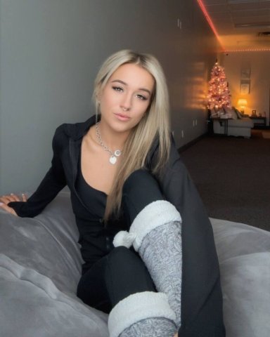 Full Body Rubs Escort in Jackson, Michigan — Available Every Day - 1
