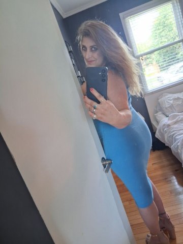 Danville VA Mature 44 — Thick Curves Escort (Ocean-Blue Eyes) - 1
