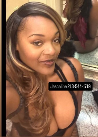 Northern Virginia Female Companion — Overnight, Dinner Date & Massage Sessions - 1