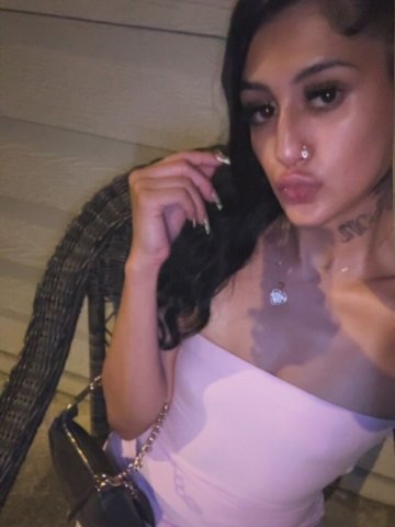Memphis Petite Foreign Escort — Throat Demon Service - 1