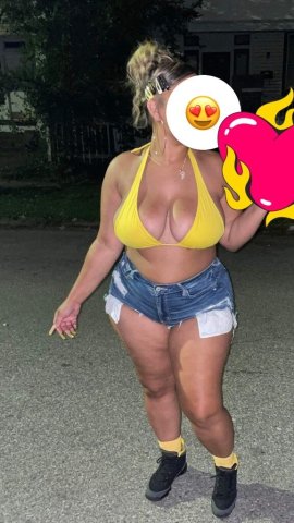 Evansville Female Escort — $150 Full Service (Throatgoat) w/ Video Verification - 1