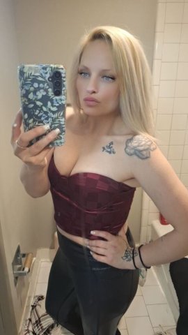 Nashville Female Escort — Happy Hour Weekend Special - 1