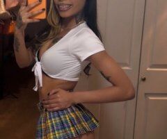 Petite upscale companion in Seattle, with dinner dates, NURU, and FaceTime - Image 10